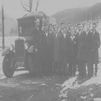 Palatia-Anhänger anno 1930 auf dem Weg zu einem Auswärtsspiel